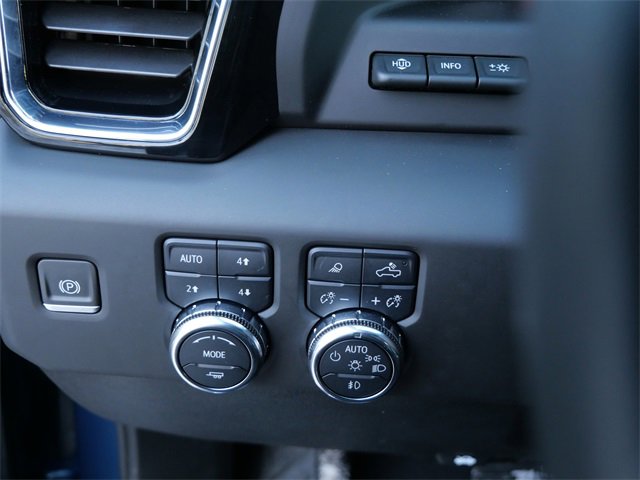 Used 2024 GMC Sierra 3500 Denali w/ Denali Reserve Package image 19