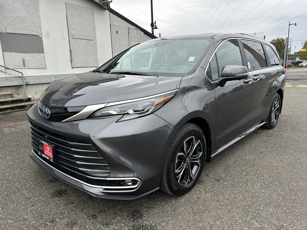 New 2025 Toyota Sienna Platinum