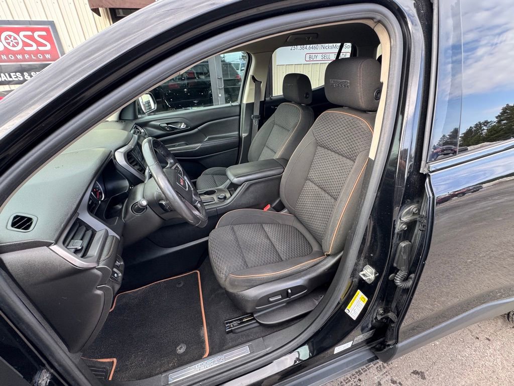 Used 2017 GMC Acadia SLE w/ Driver Alert Package I image 18