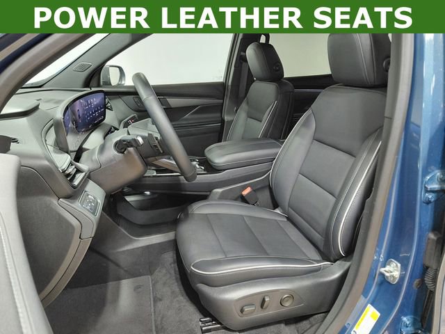 Used 2025 Buick Enclave Preferred image 3