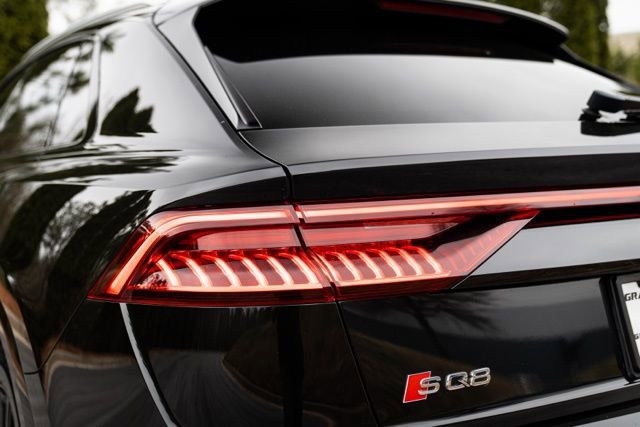 Used 2023 Audi SQ8 Prestige image 17