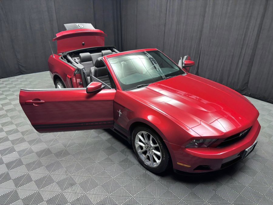 Used 2010 Ford Mustang Premium image 33