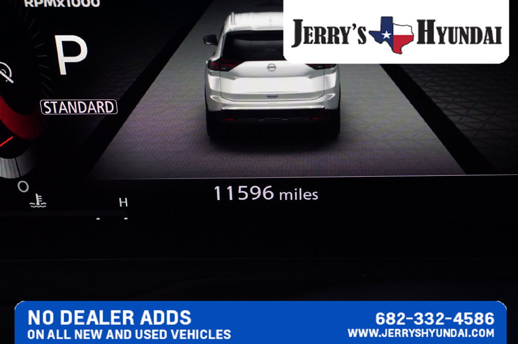 Used 2024 Nissan Rogue SL FWD image 12