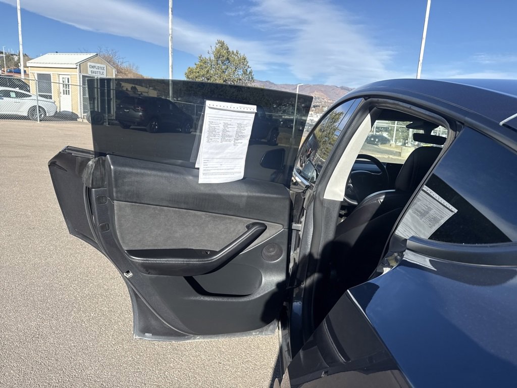 Used 2022 Tesla Model Y Long Range image 15