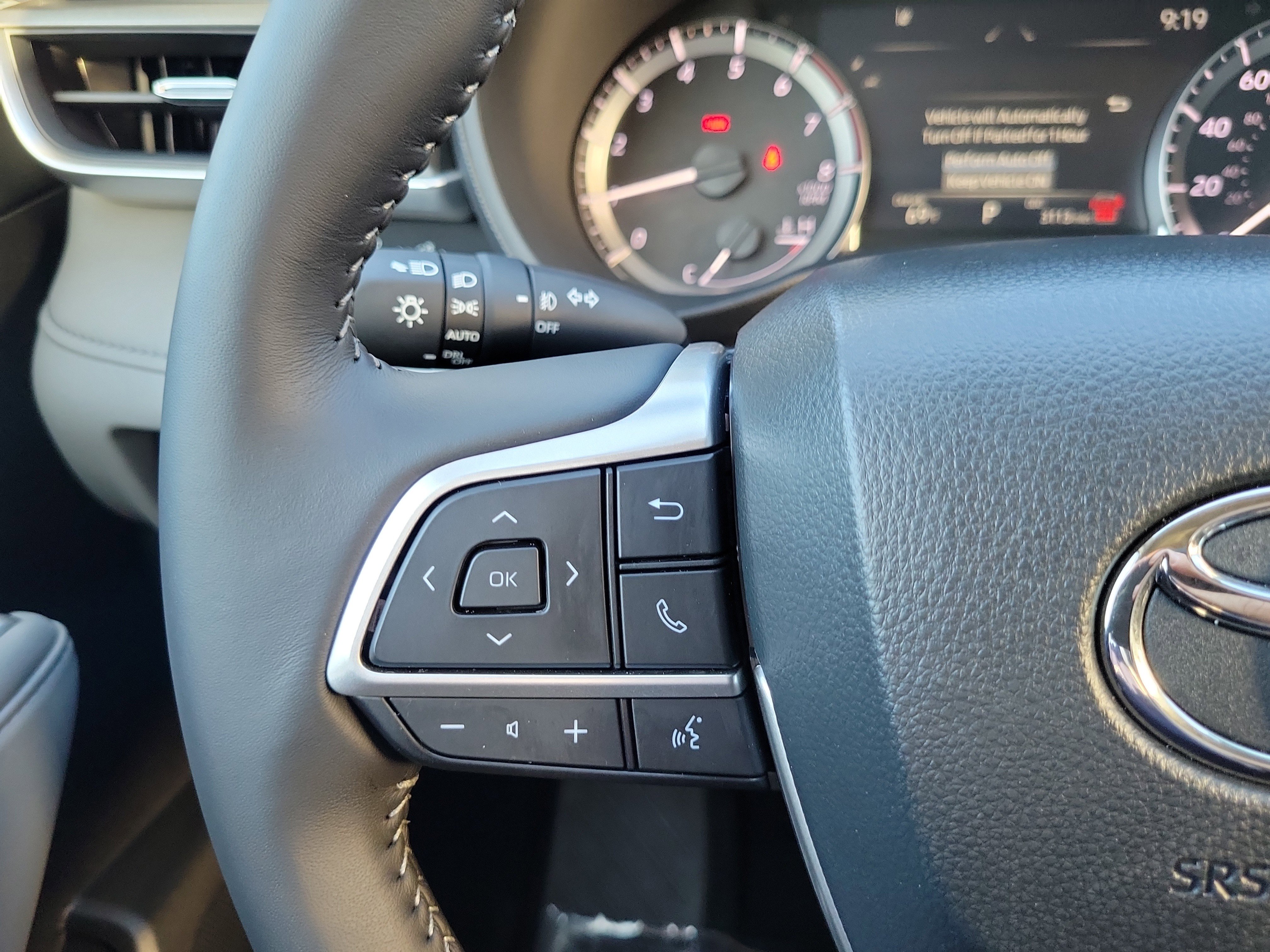 Used 2025 Toyota Highlander LE image 15