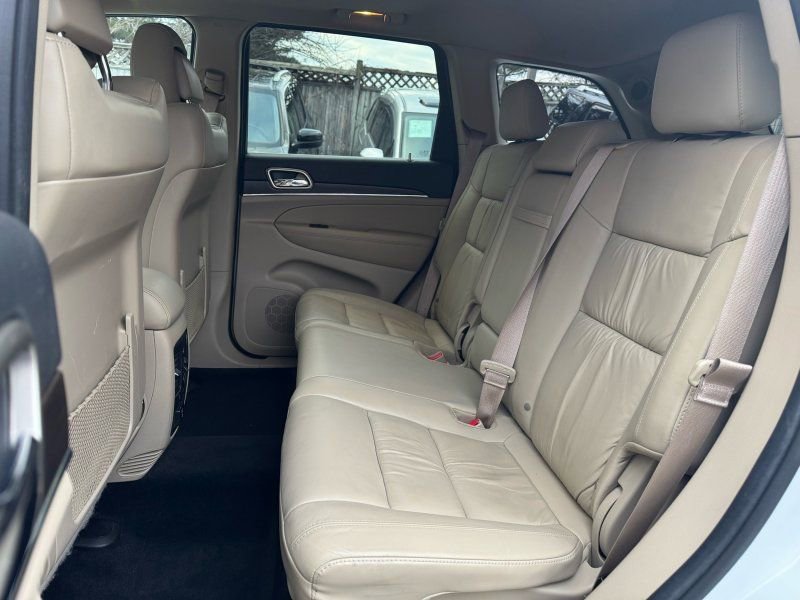 Used 2014 Jeep Grand Cherokee Limited image 15