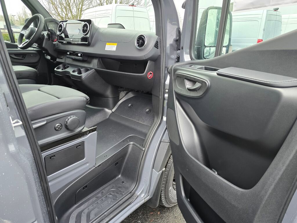 New 2026 Mercedes-Benz Sprinter 2500 image 14