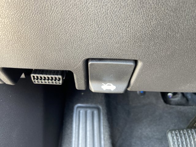 Used 2024 Chevrolet Equinox LS w/ LS Convenience Package FWD image 48