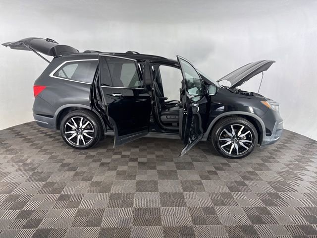 Used 2019 Honda Pilot Touring image 17