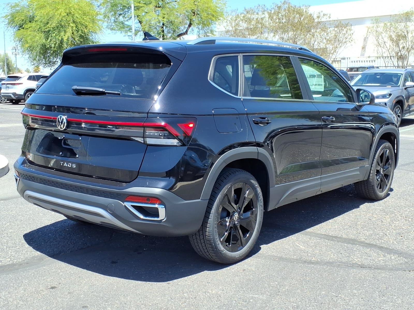 New 2026 Volkswagen Taos SE FWD image 7