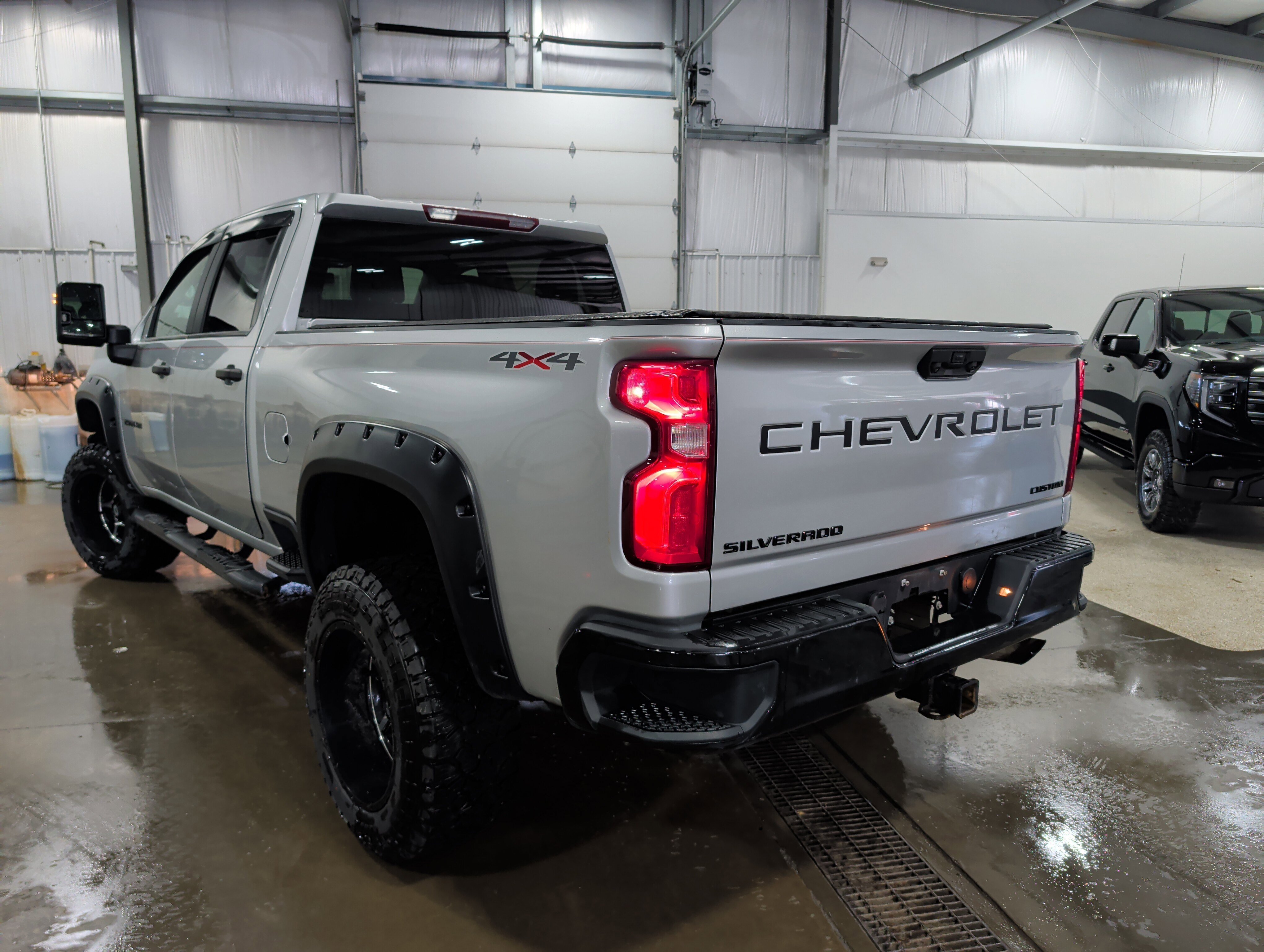 Used 2021 Chevrolet Silverado 2500 Custom w/ Custom Value Package image 4