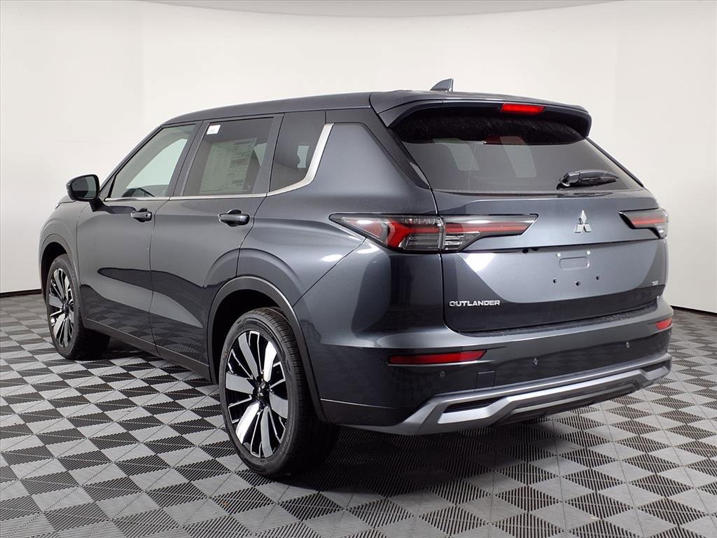 New 2025 Mitsubishi Outlander SE image 5