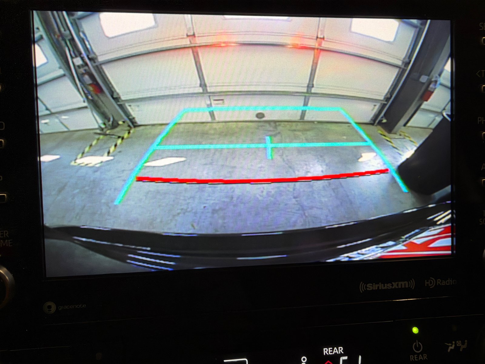 Used 2022 Toyota Highlander LE FWD image 16