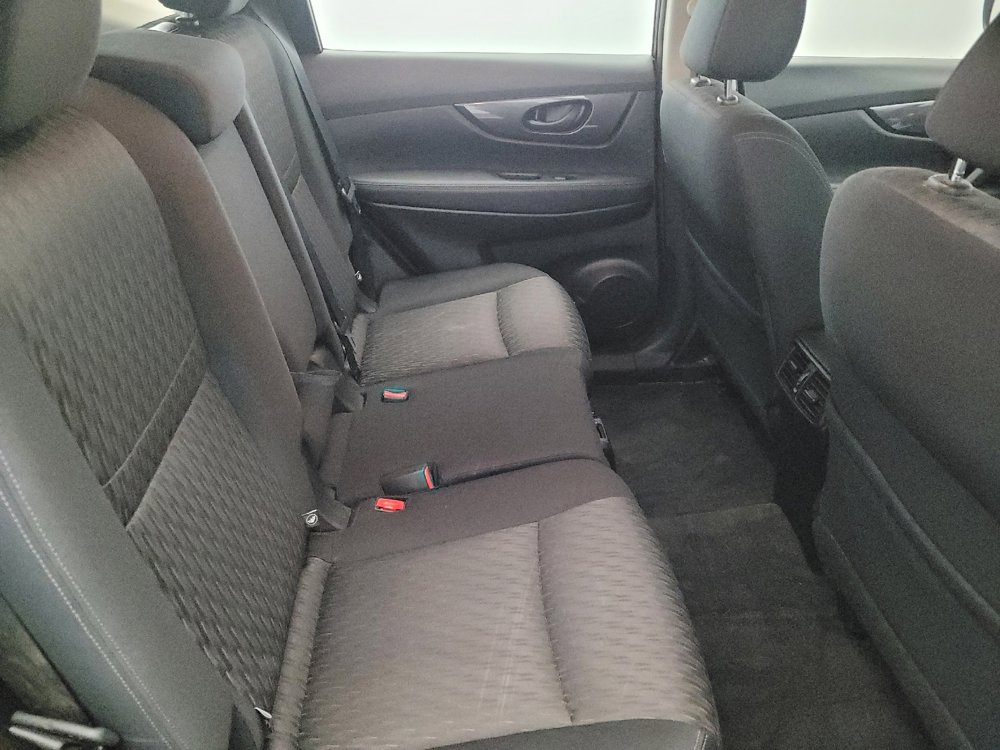 Used 2019 Nissan Rogue S image 19