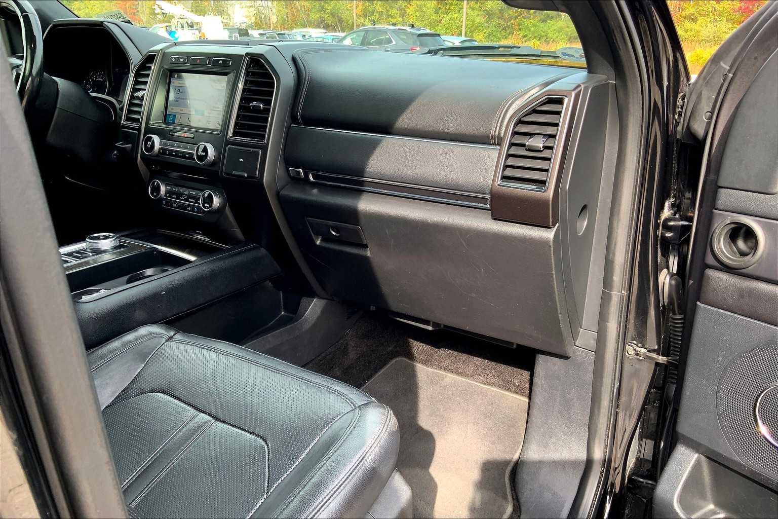 Used 2018 Ford Expedition Limited image 18