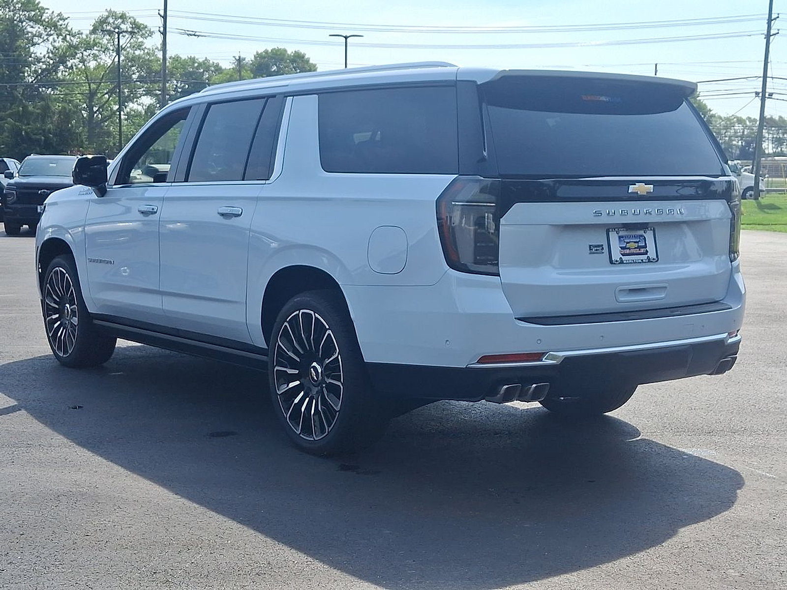 New 2026 Chevrolet Suburban High Country AWD/4WD image 11