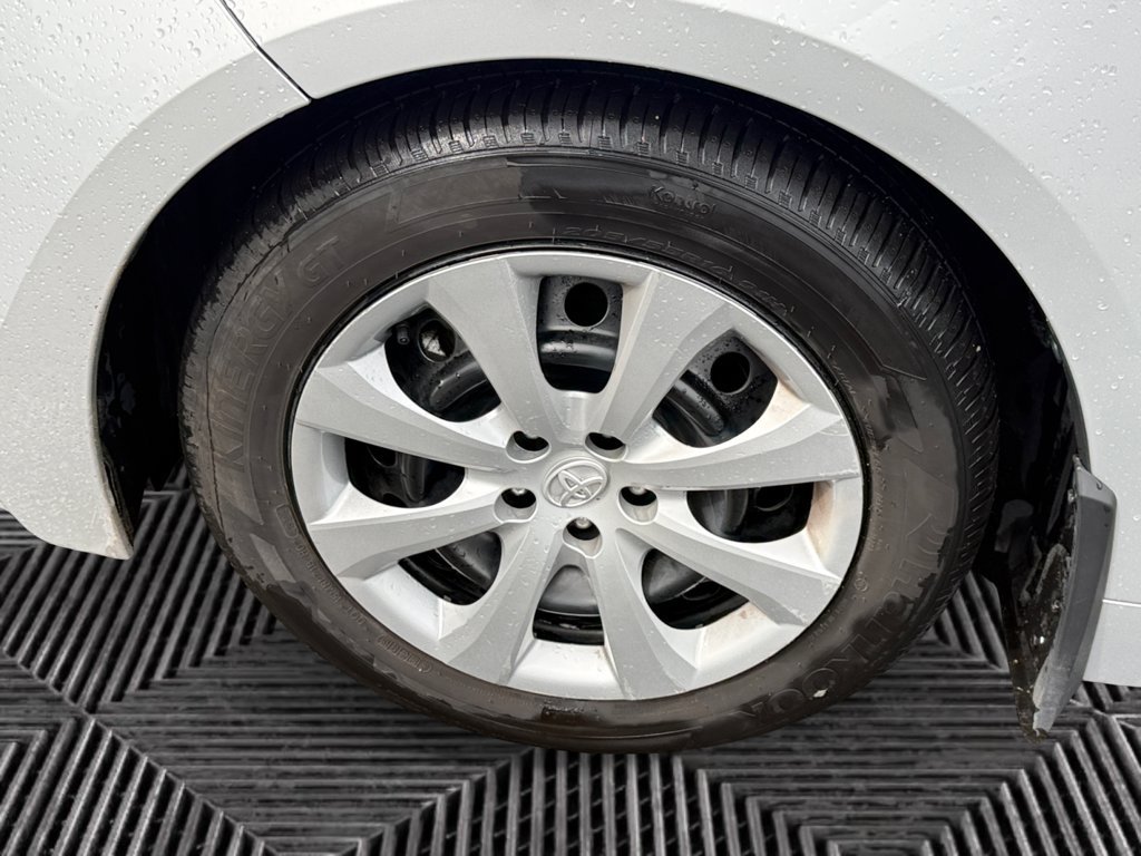 Certified 2025 Toyota Corolla LE FWD image 14