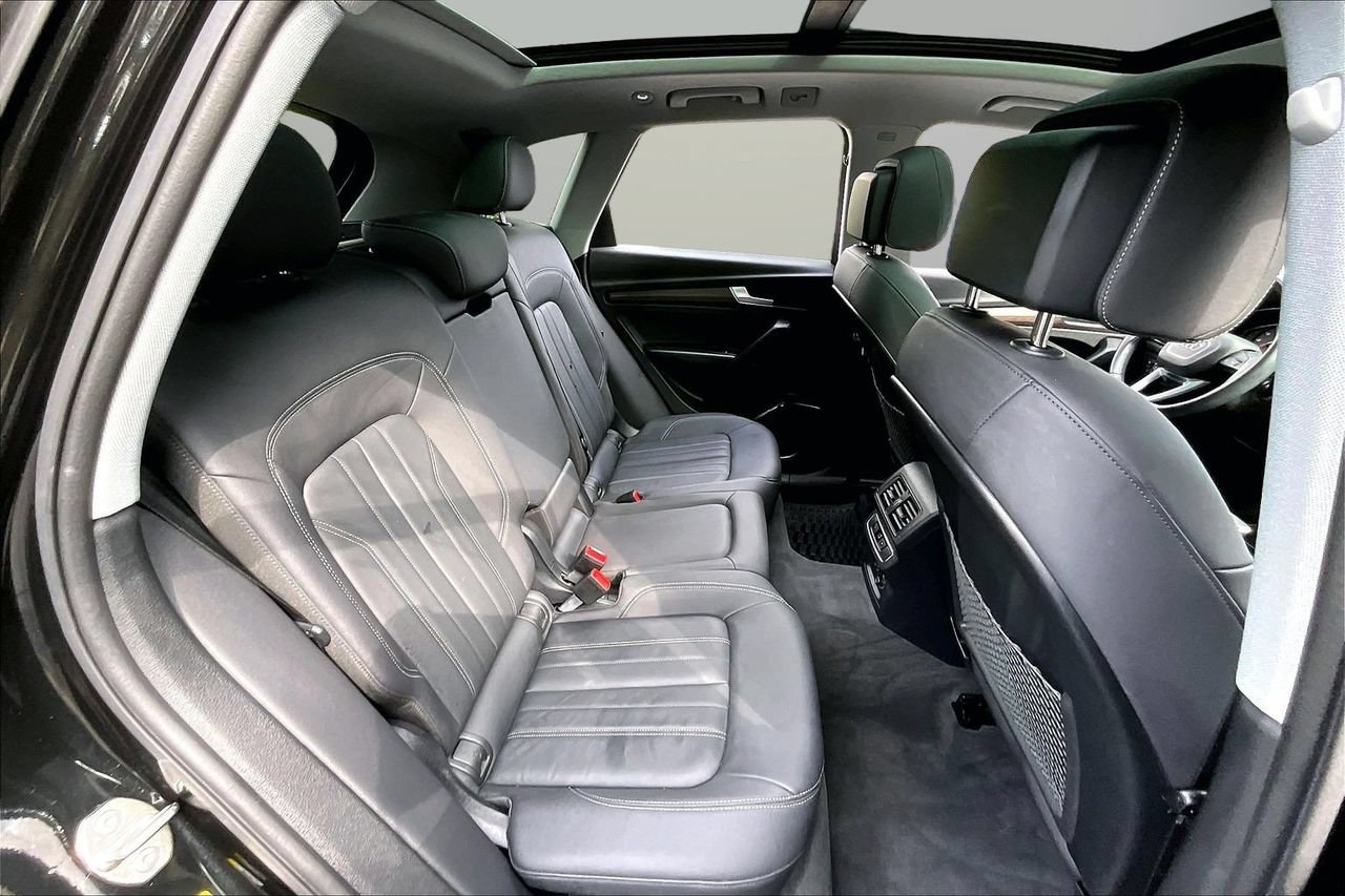 Used 2023 Audi Q5 2.0T Premium w/ Convenience Package AWD/4WD image 24