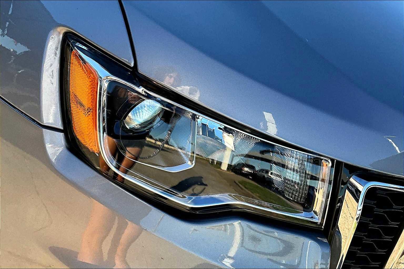 Used 2021 Jeep Grand Cherokee Limited image 27