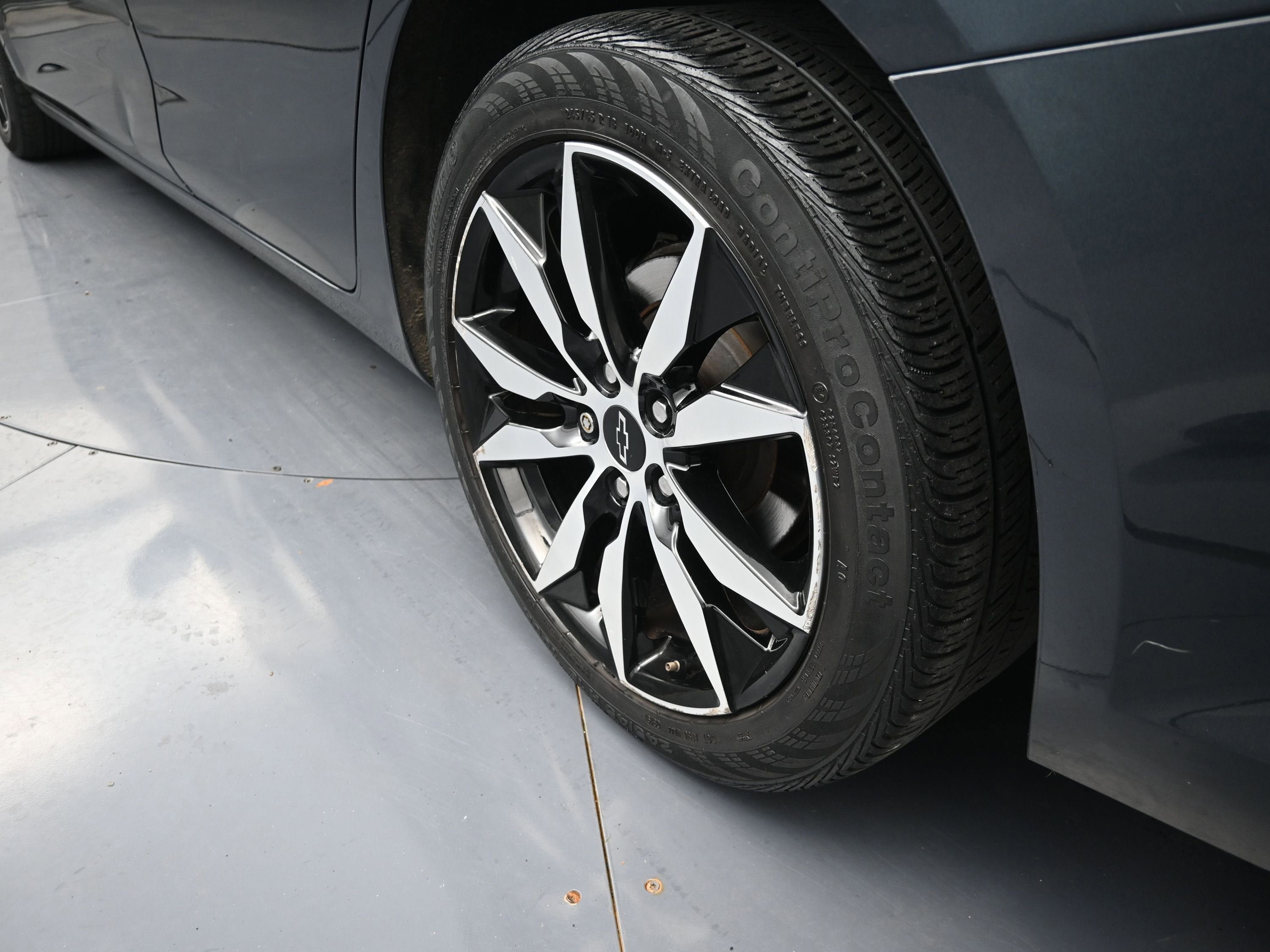 Used 2020 Chevrolet Malibu RS image 30