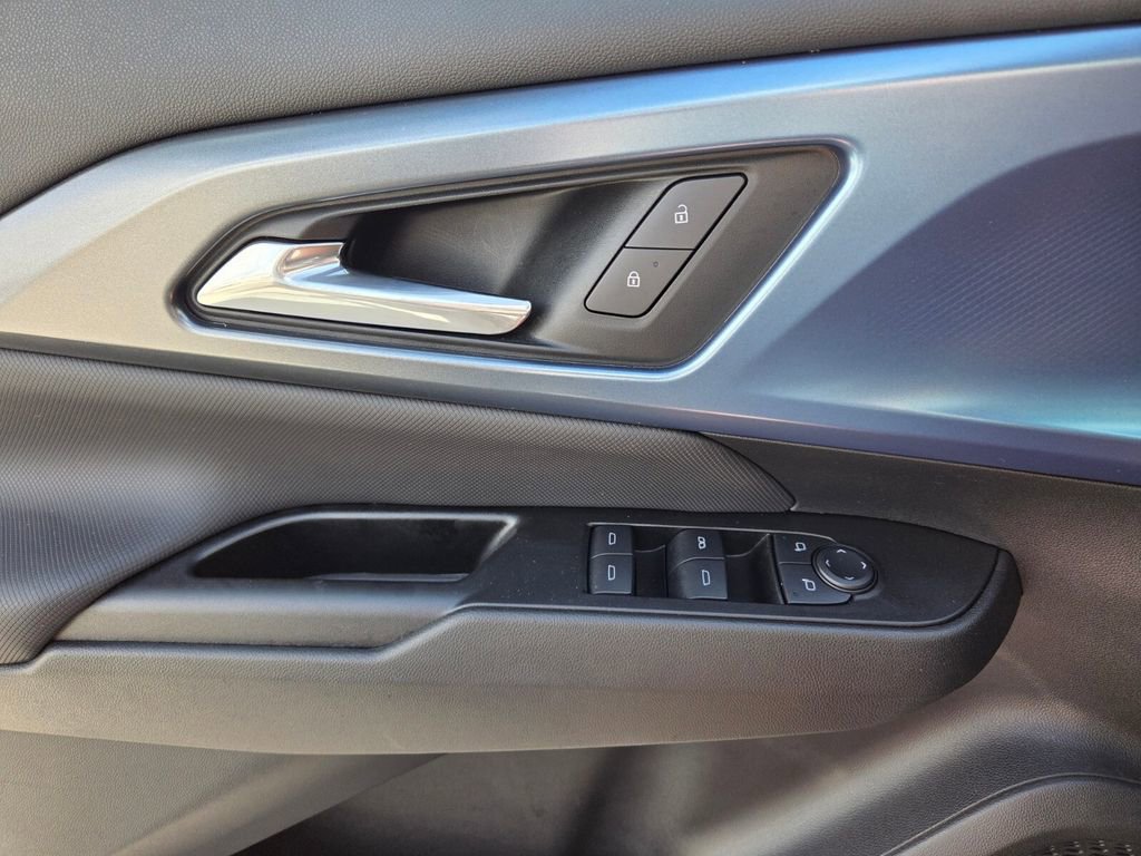 Certified 2025 Chevrolet Equinox EV LT w/ Convenience Package image 21