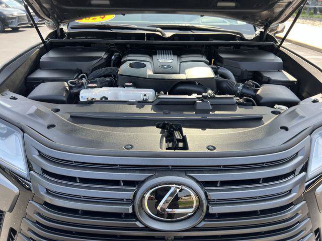 Certified 2024 Lexus LX 600 4WD w/ Appearance Package image 24