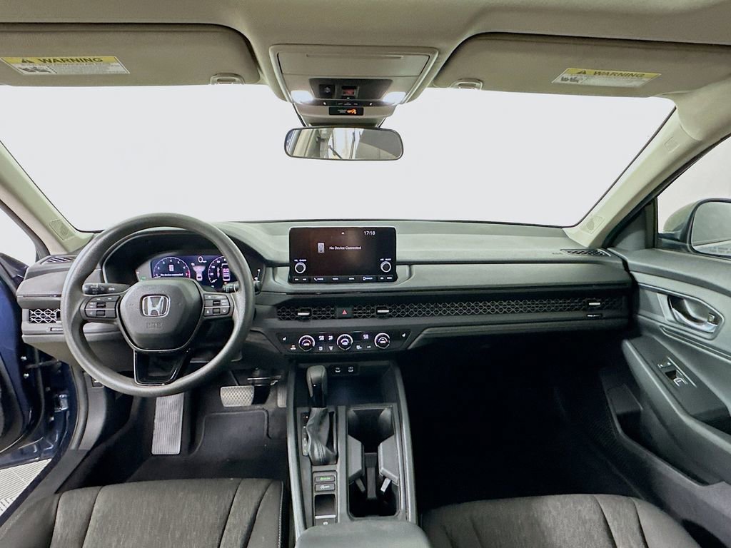 Certified 2025 Honda Accord SE image 3