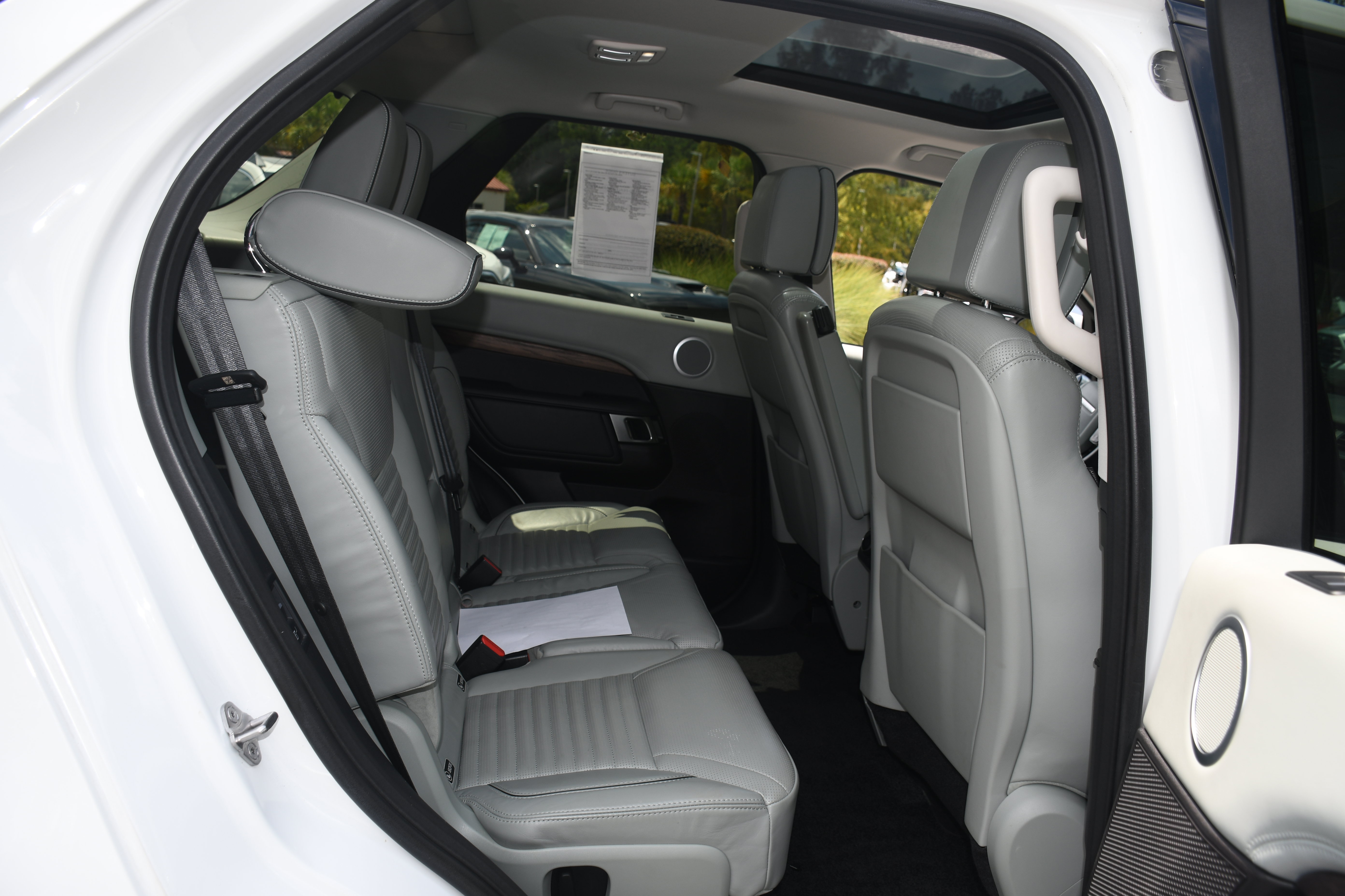 Used 2019 Land Rover Discovery HSE Luxury AWD/4WD image 24