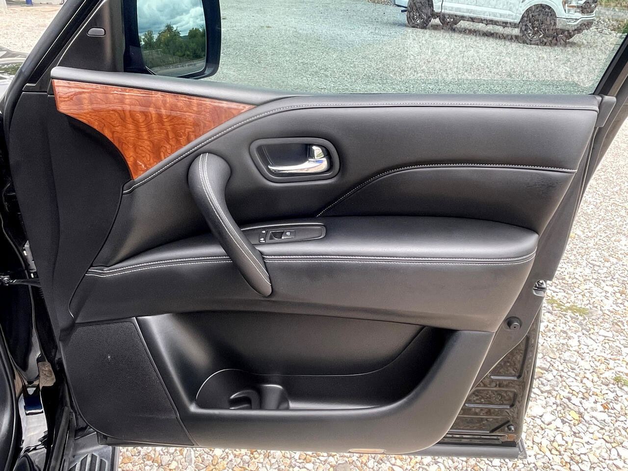 Used 2019 INFINITI QX80 Luxe w/ 22" Wheel Package image 22