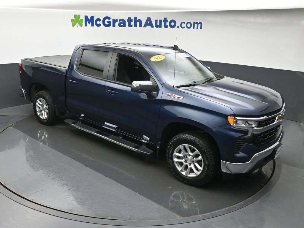 Used 2022 Chevrolet Silverado 1500 LT w/ Z71 Off-Road Package AWD/4WD image 3
