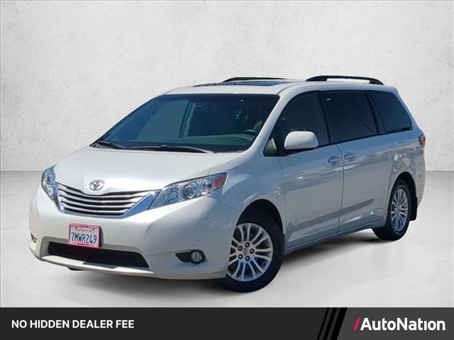 Used 2015 Toyota Sienna XLE w/ XLE Navigation Package FWD image 1