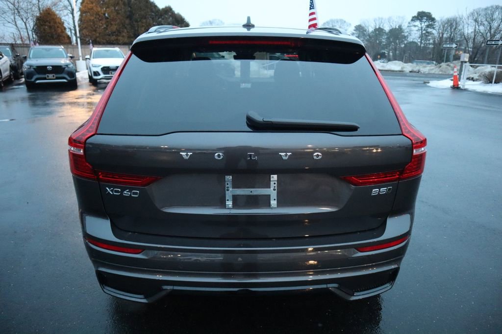 Used 2025 Volvo XC60 B5 Plus w/ Climate Package image 5