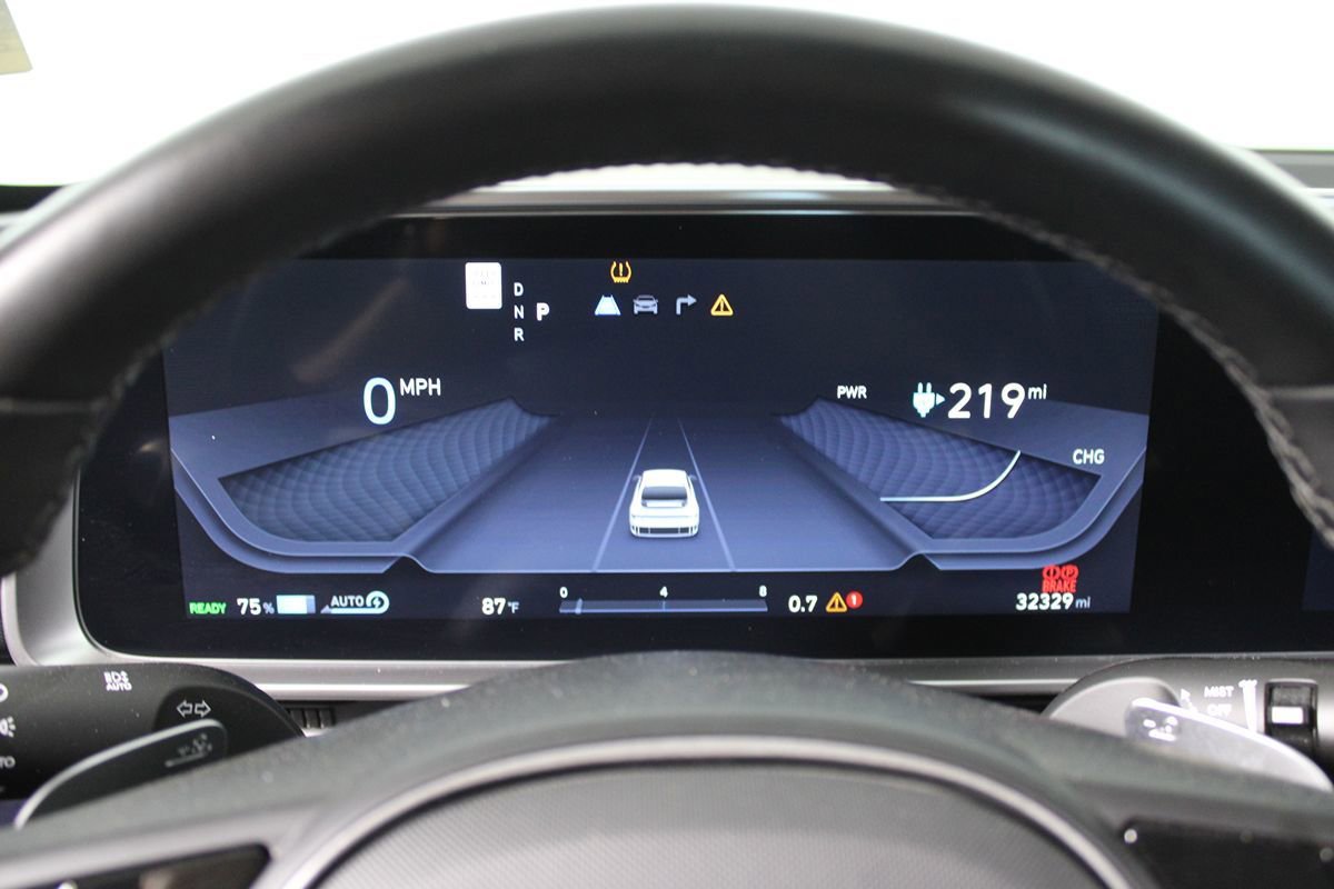 Used 2024 Hyundai Ioniq 6 SE RWD image 13