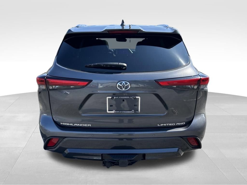 Used 2023 Toyota Highlander Limited image 5