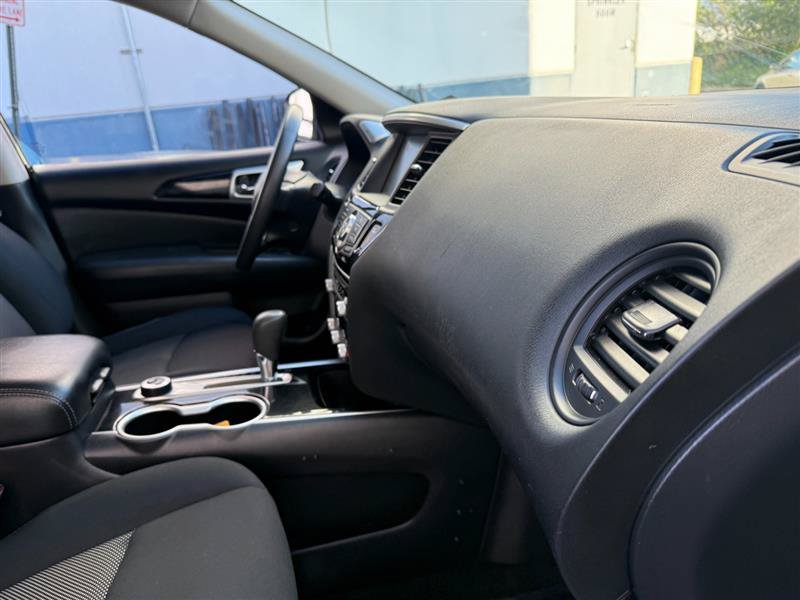 Used 2018 Nissan Pathfinder S AWD/4WD image 28