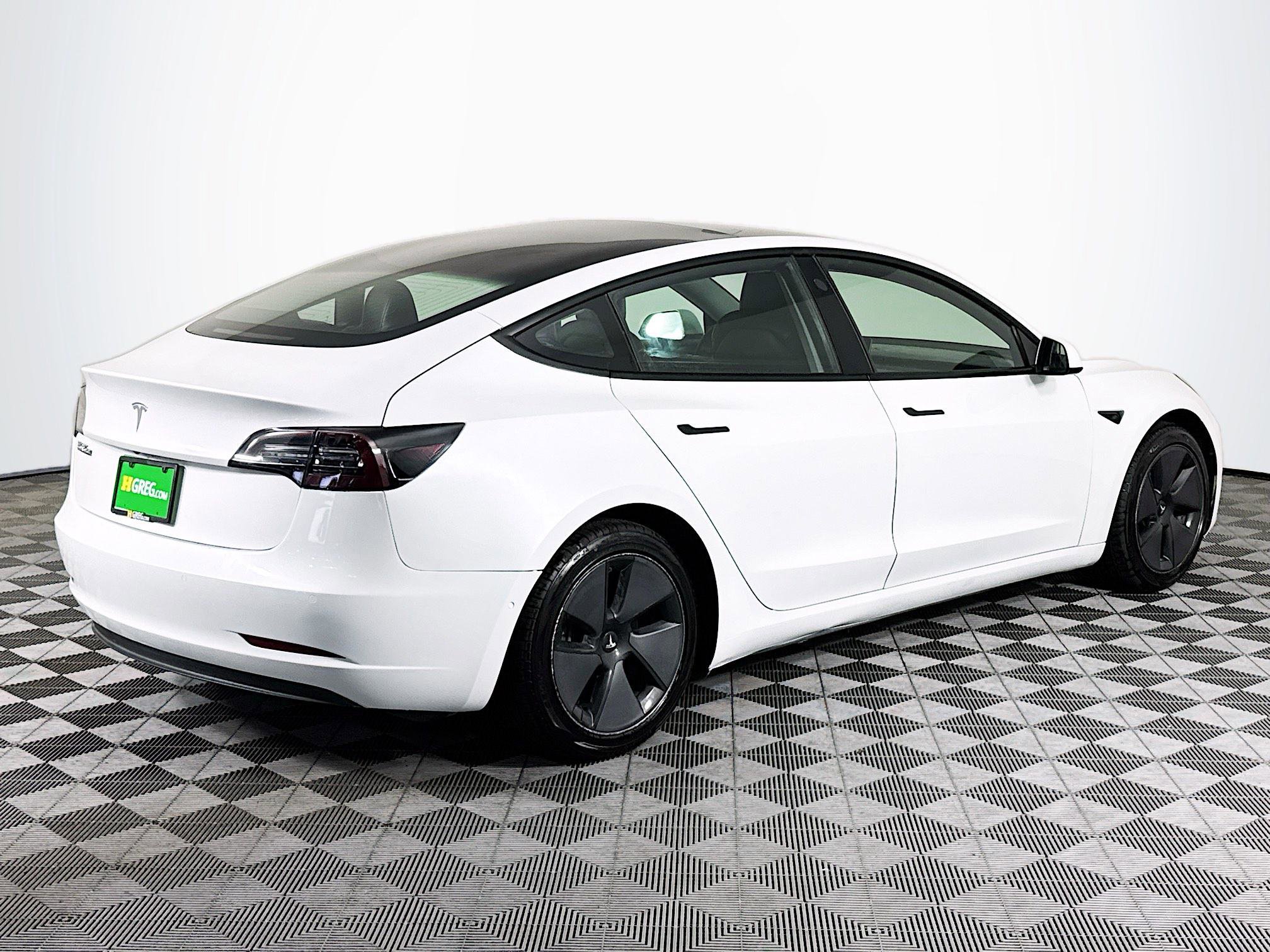 Used 2021 Tesla Model 3 Standard Range image 10