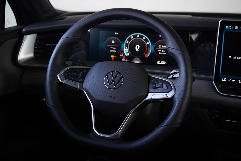 New 2026 Volkswagen Tiguan SE R-Line FWD image 12