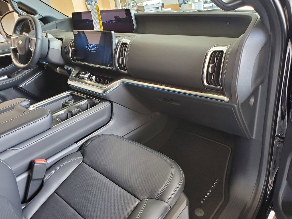 New 2026 Ford Expedition Platinum w/ Stealth Performance Package image 11