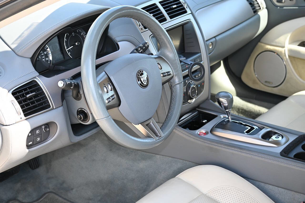 Used 2007 Jaguar XK Convertible image 16
