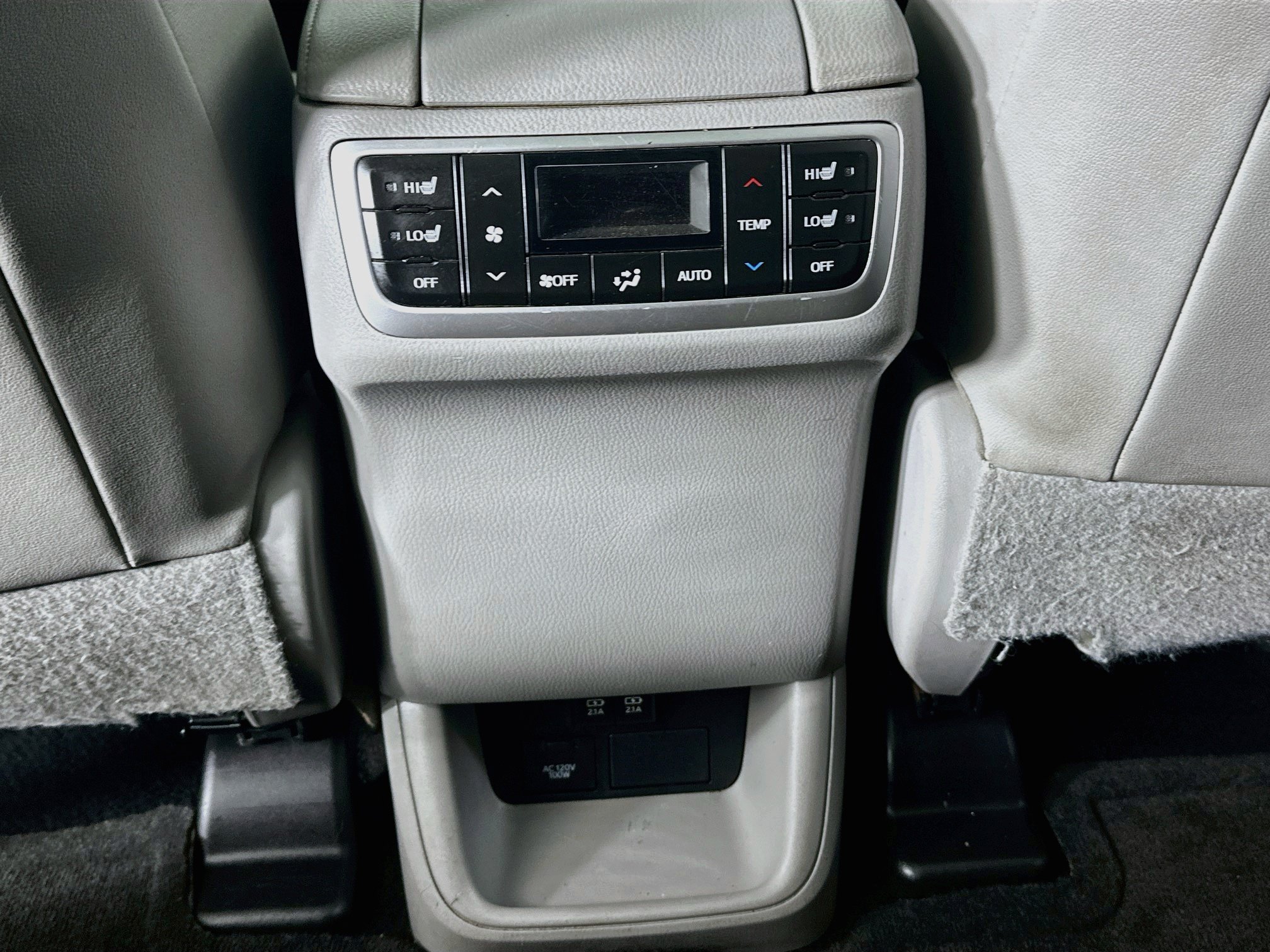 Used 2019 Toyota Highlander Limited Platinum w/ Carpet Mat Package (TMS) AWD/4WD image 29