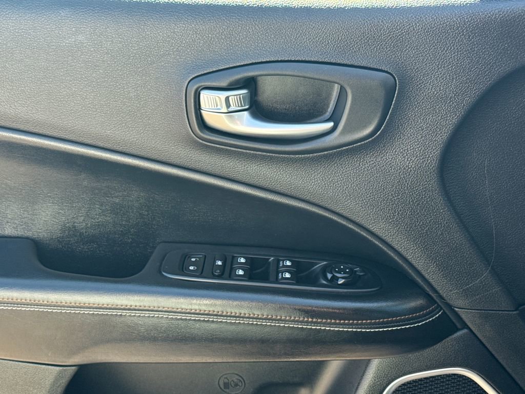 Used 2019 Jeep Compass Latitude w/ Cold Weather Group image 34