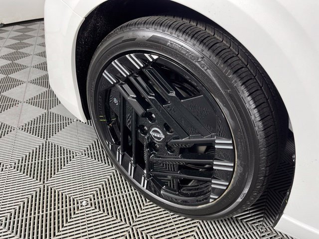 New 2027 Nissan Sentra SR w/ SR Premium Package FWD image 8