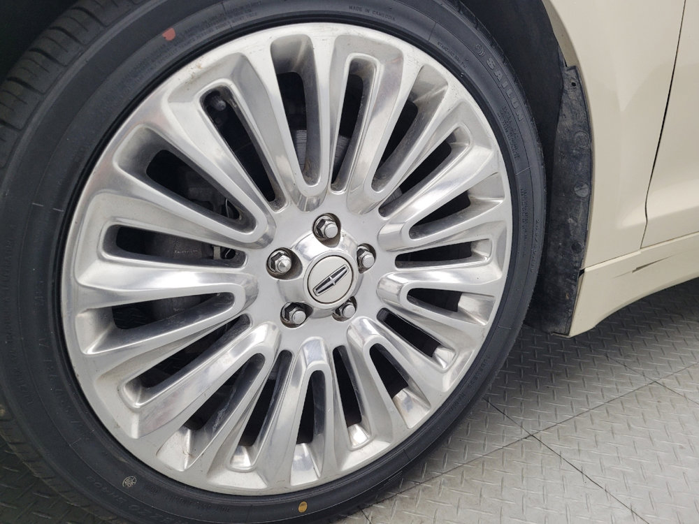 Used 2016 Lincoln MKZ image 31