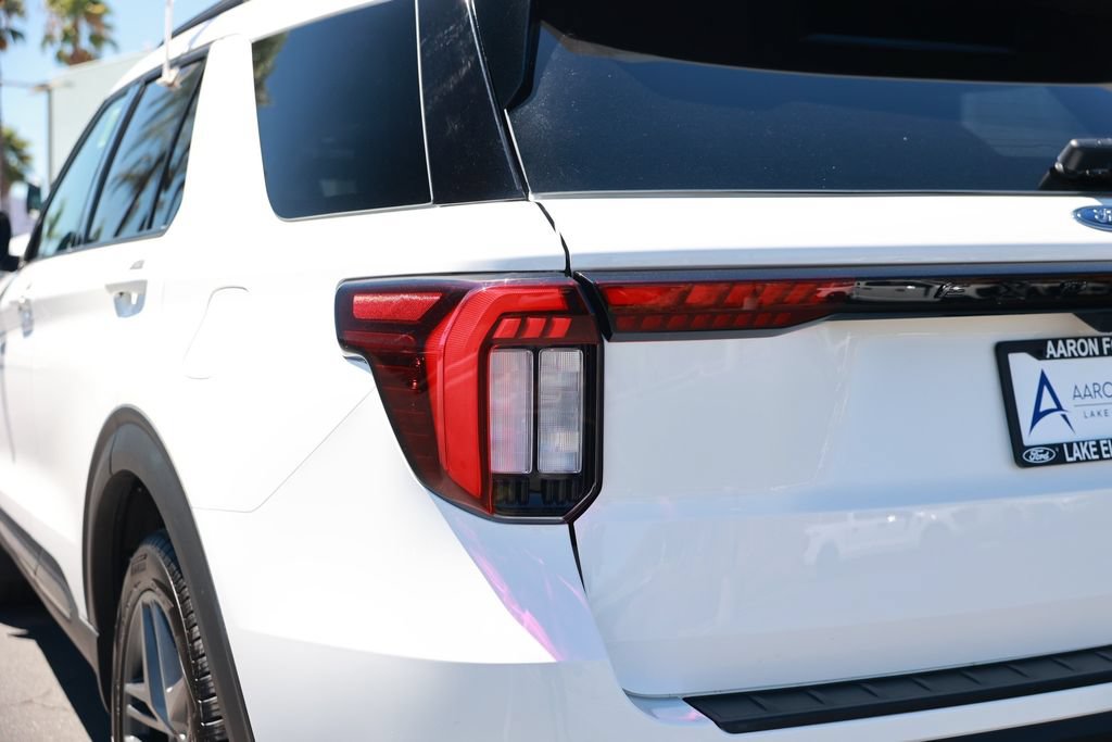 Used 2025 Ford Explorer ST AWD/4WD image 15