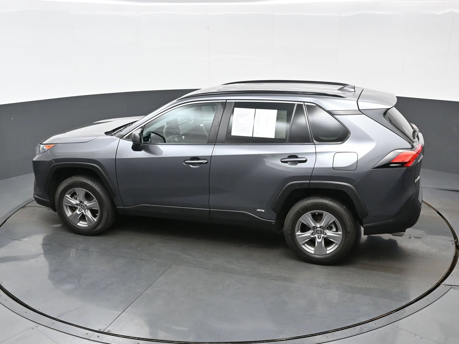Used 2022 Toyota RAV4 LE AWD/4WD image 35