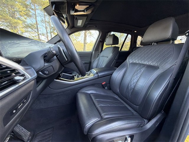Used 2025 BMW X5 xDrive50e image 11