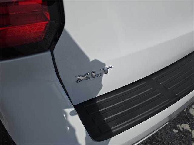 Used 2023 Ford Expedition XLT image 6