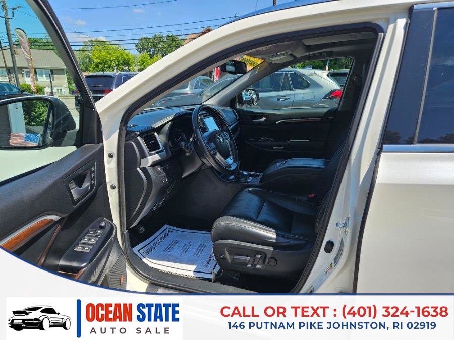 Used 2015 Toyota Highlander Limited Platinum AWD/4WD image 10