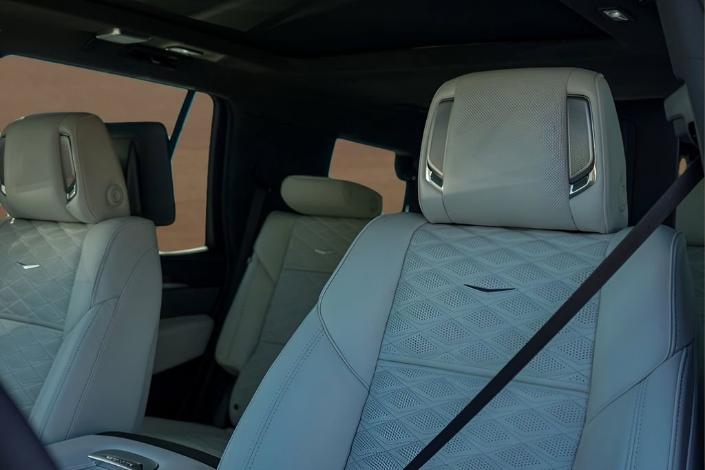 New 2026 Cadillac Escalade Platinum Sport w/ LPO, ONYX Package image 11