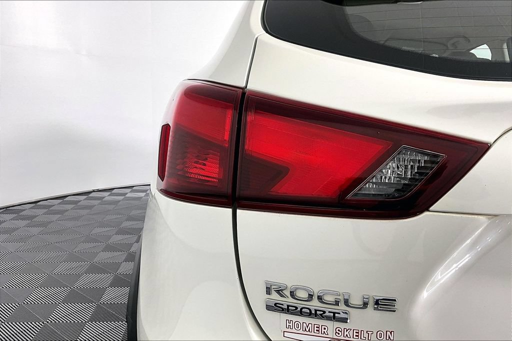 Used 2018 Nissan Rogue Sport SV w/ SV All-Weather Package AWD/4WD image 29